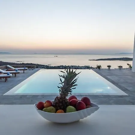 Paros Sleeps 13 Pool Air Con Wifi